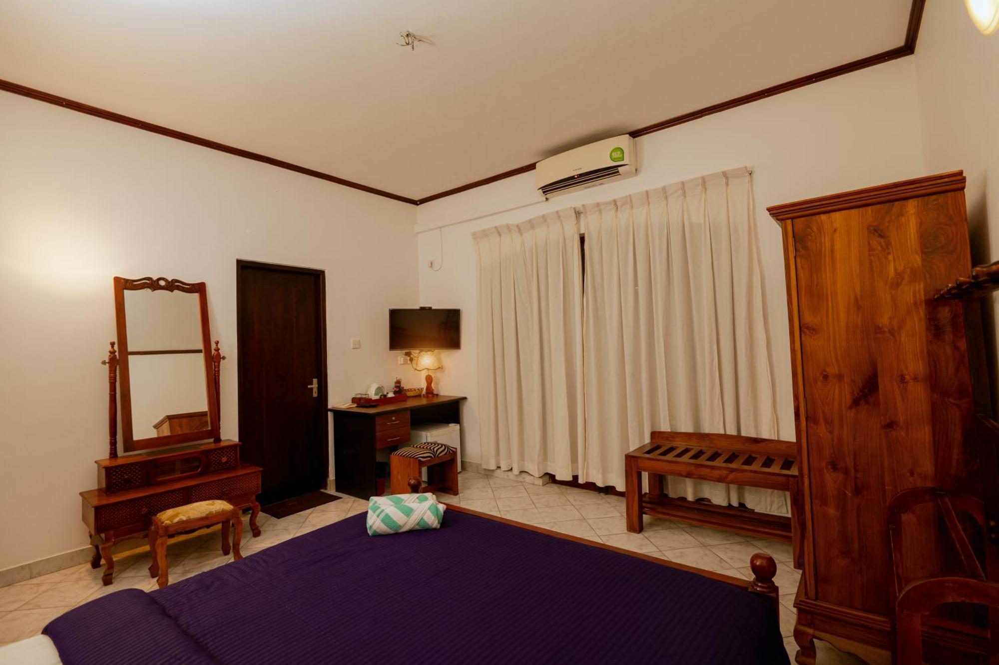 Prince Beach Hotel Bentota Exterior foto