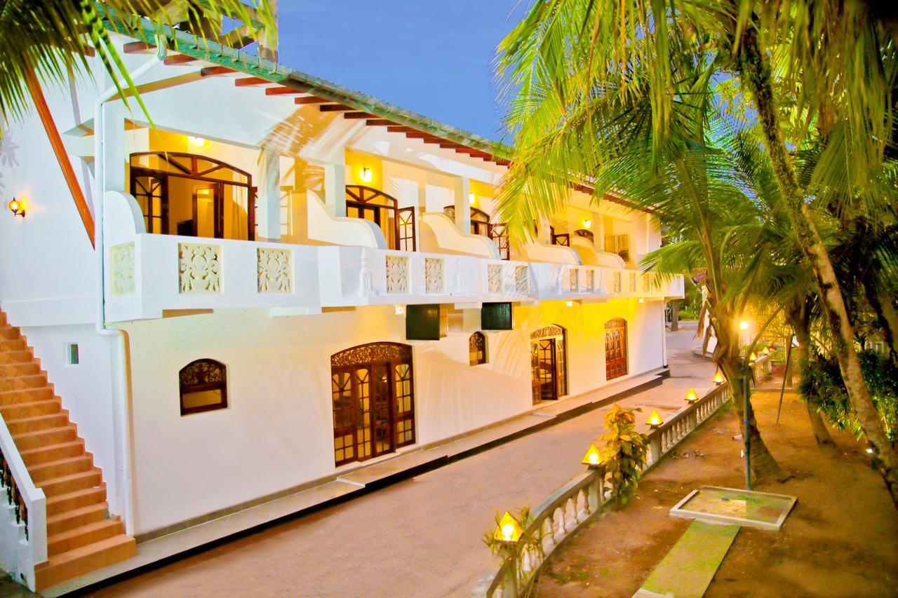 Prince Beach Hotel Bentota Exterior foto