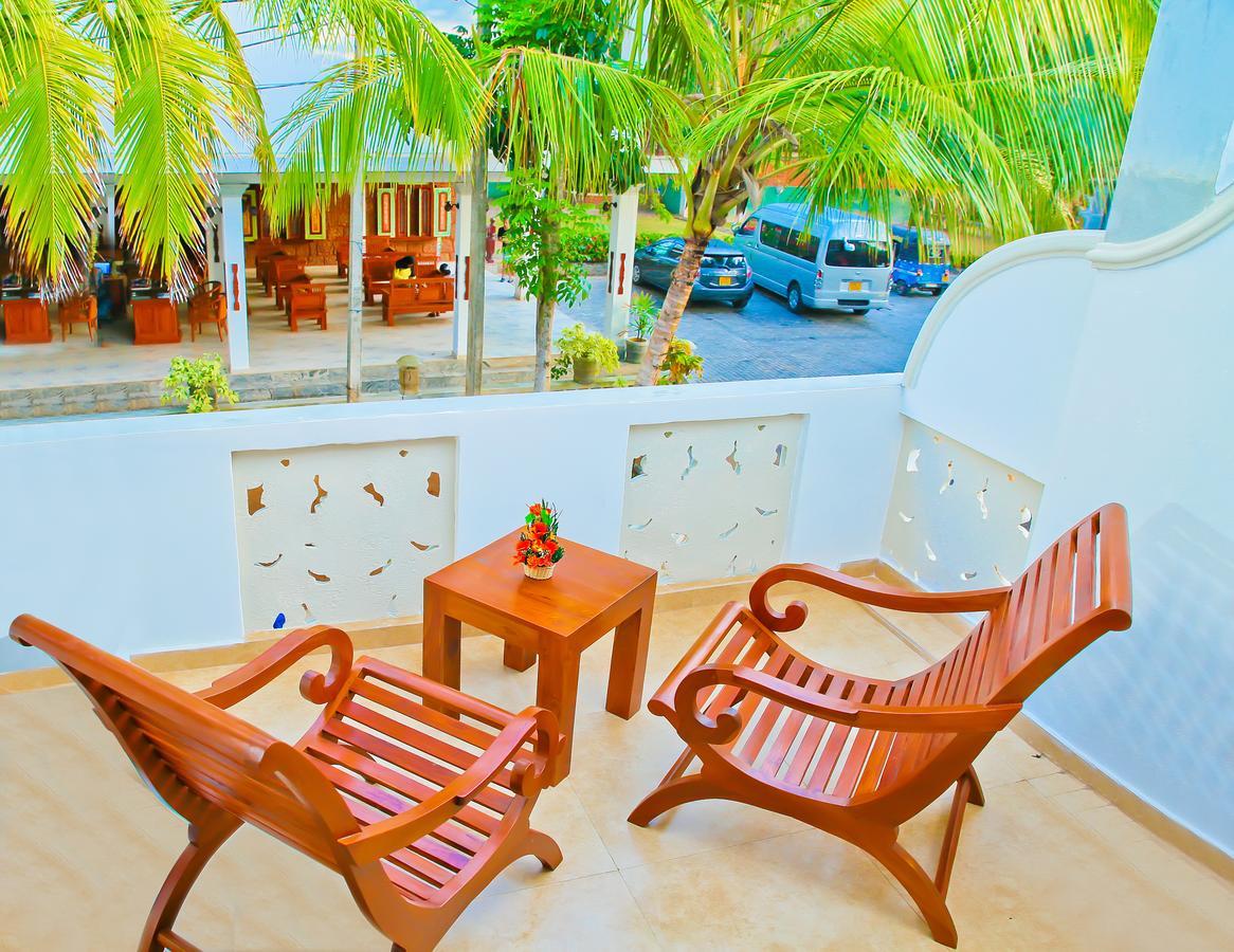 Prince Beach Hotel Bentota Exterior foto