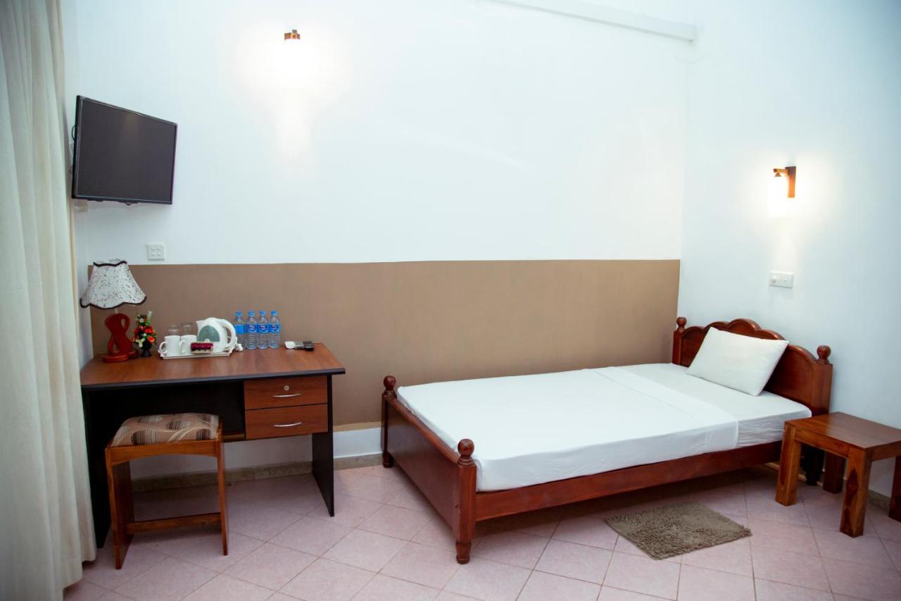 Prince Beach Hotel Bentota Exterior foto